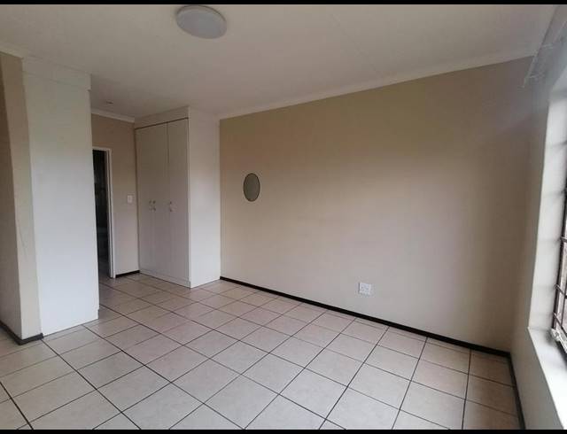 3 BEDROOM TOWNHOUSE FOR SALE IN SONNEVELD